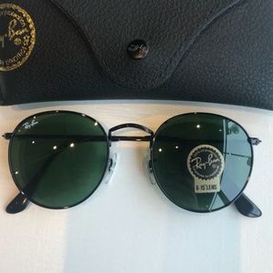Dark green lenses ray ban sunglasses